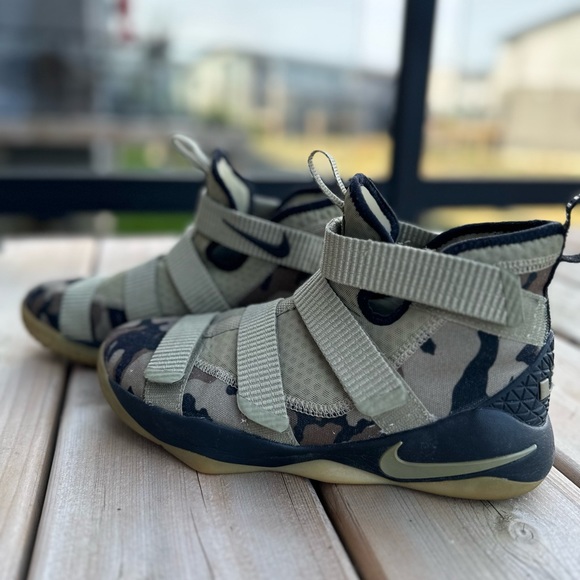 NIKE LEBRON SOLDIER 11- CAMO - Picture 4 of 5